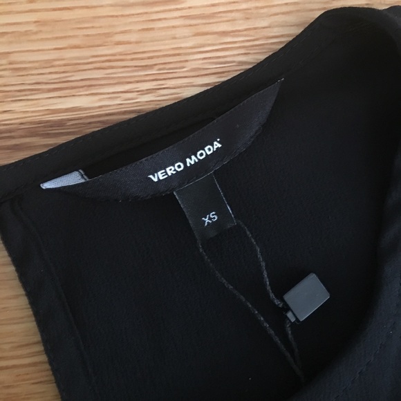 NWT Vero Moda black dress- size XS - Picture 3 of 5